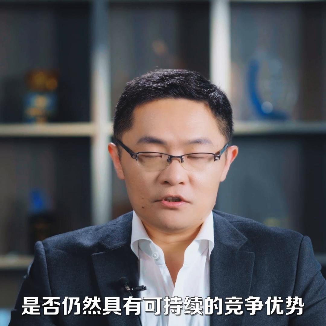 股市大幅下跌基金操作,股票基金持续下跌怎么投资