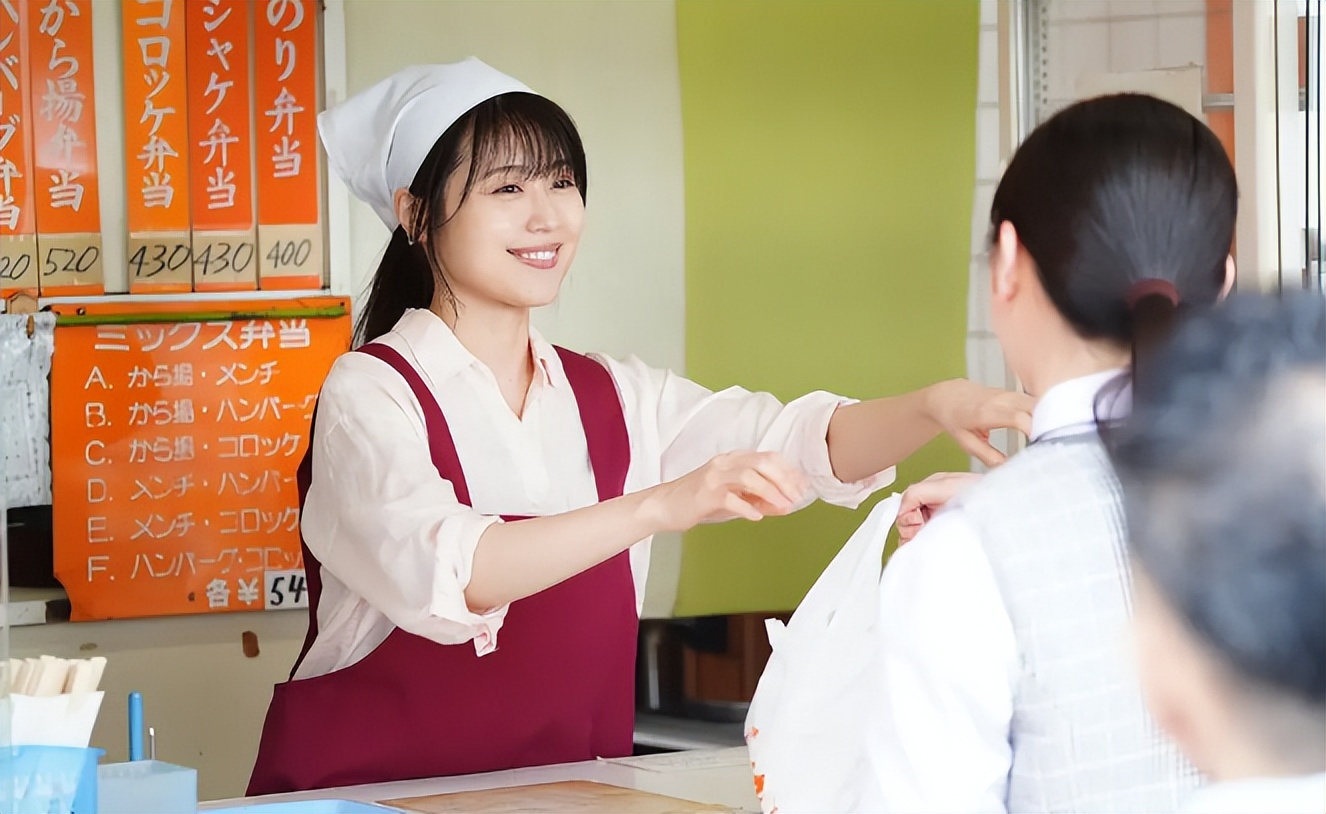 冲上热榜第2，风俗店“头牌”再就业，竟被日本人拍得如此好看