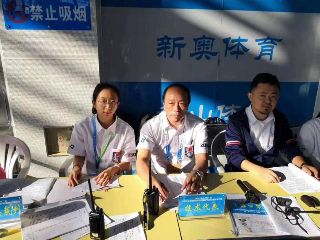 严格规范的评审是交给运动员和观众最好的答卷——记游泳国家级裁判员王佳帅