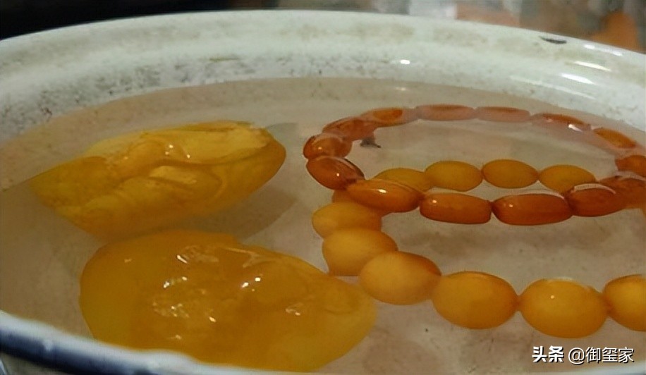 辨别蜜蜡真假的最好方法,蜜蜡怎么辨别真假打火机