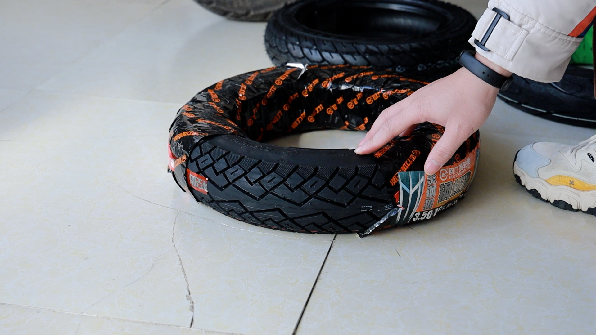 电动车防爆防扎钢丝真空胎,电动车真空胎如何选择