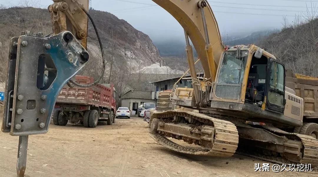 挖掘机拿不到工程款怎么办,挖掘机师傅也不容易