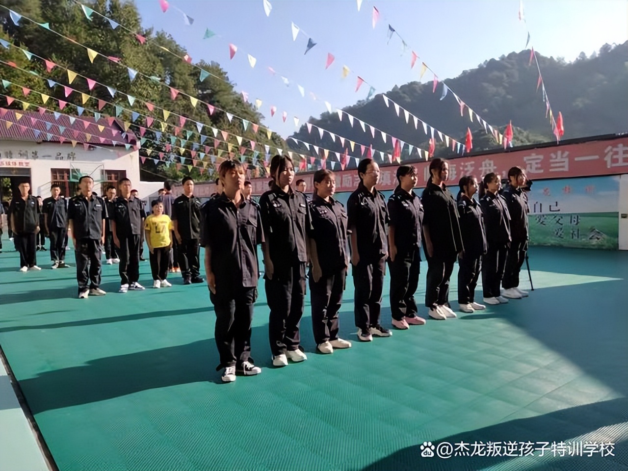 解决孩子叛逆的学校-杰龙教育