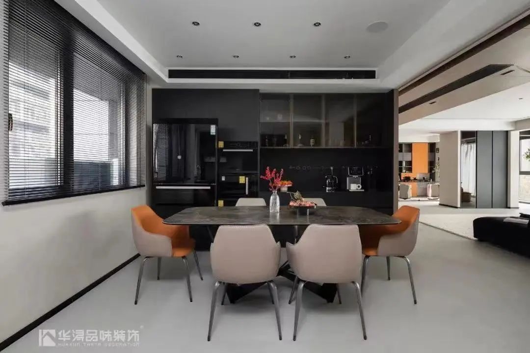 双开门冰箱放餐厅还是厨房,厨房餐厅太小冰箱怎么放