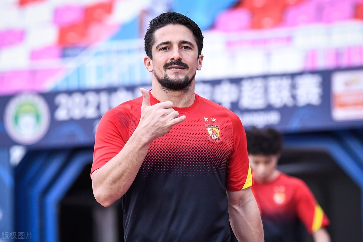 王者归来？曝恒大已经结清广州队工资，新赞助商即将入主