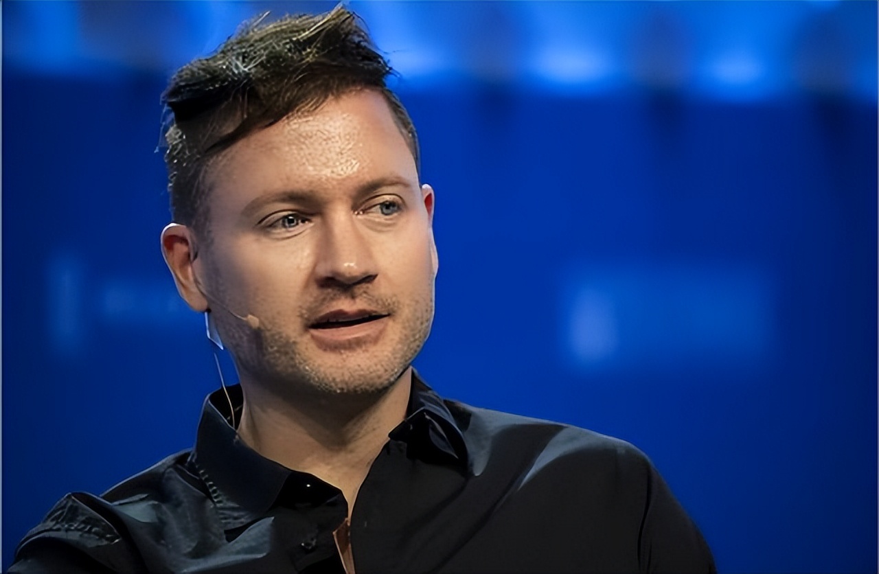 美国富豪父子换血,美国46岁亿万富翁换血