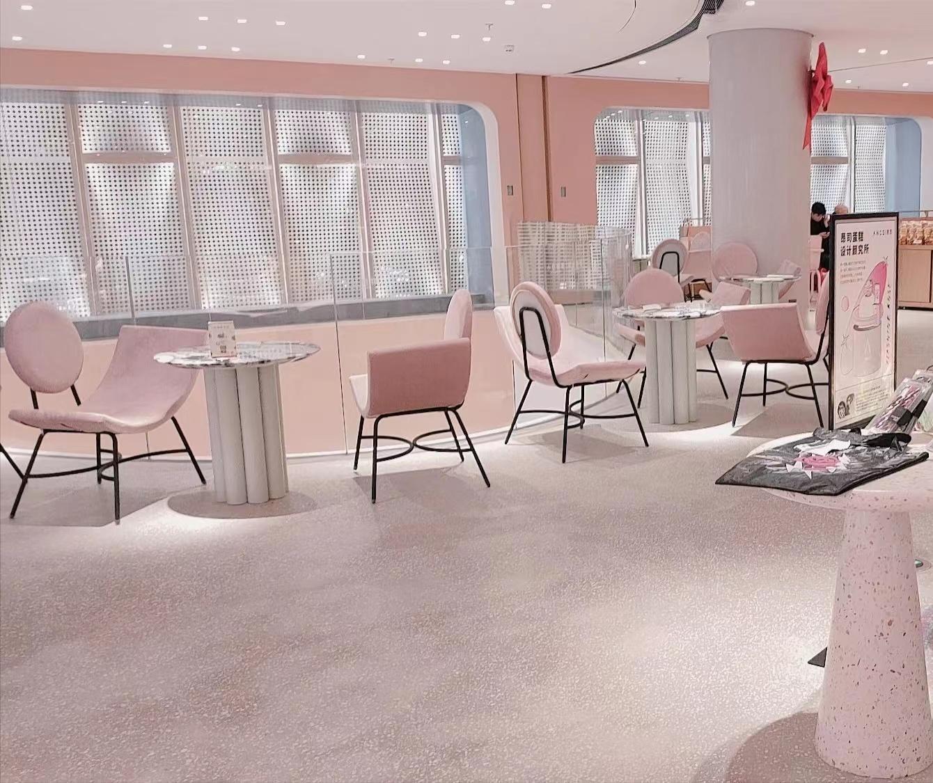 一个蛋糕1314万，中国首家1亿网红店凉了，搬出易烊千玺也没用