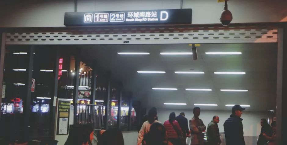 工资5000贷款70w累不,工资5000车贷3000累吗