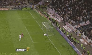 绿茵信仰哈兰德和吉鲁,吉鲁是高中锋吗