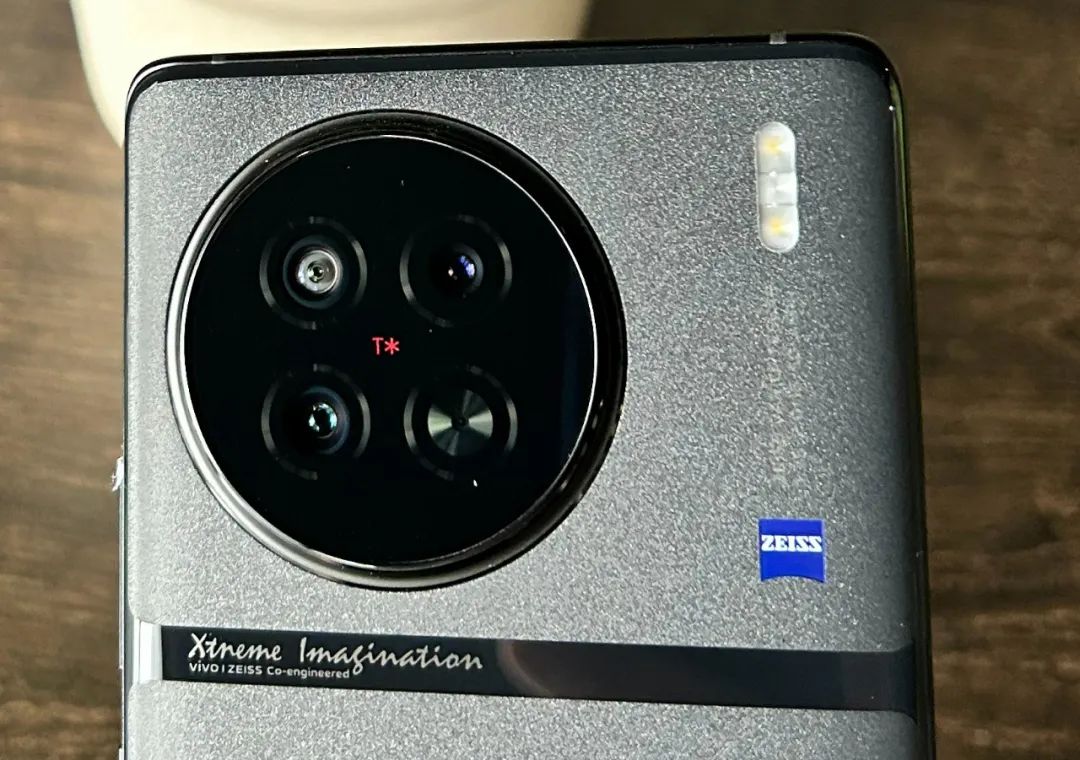 一款售价不到4500元的IMX989旗舰，如今快被大家遗忘了