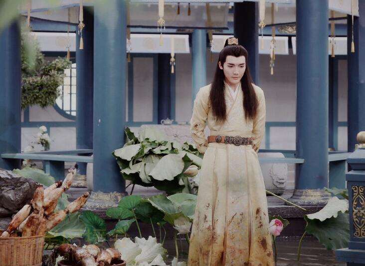 过气明星落魄现状,内地4位过气艺人现状卑微求工作