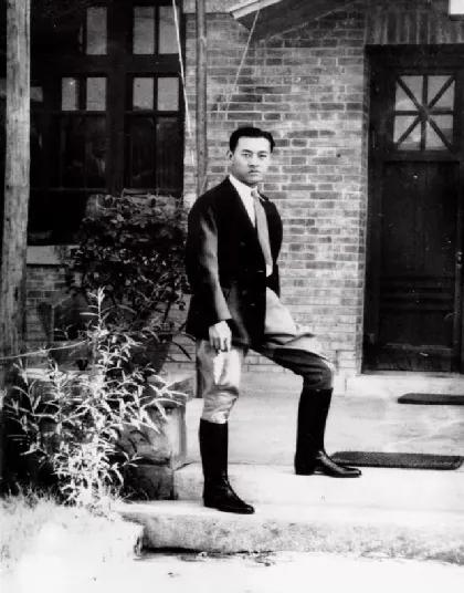 一辈子只会教书的清华男神,凭什么被*镕基朱**誉为“一代宗师”