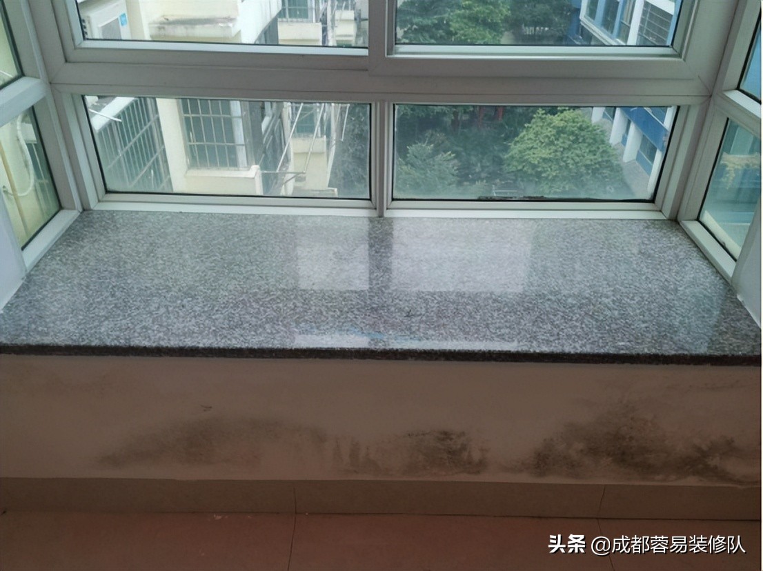 窗户渗水用什么胶比较好,阳台窗户缝隙渗水怎么办