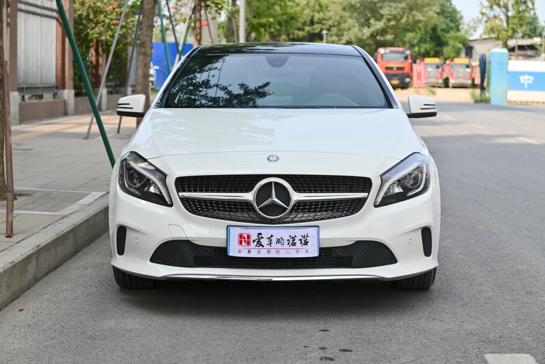 奔驰a200和奔驰b200哪个好,奔驰cla和奔驰a200哪个更值得买