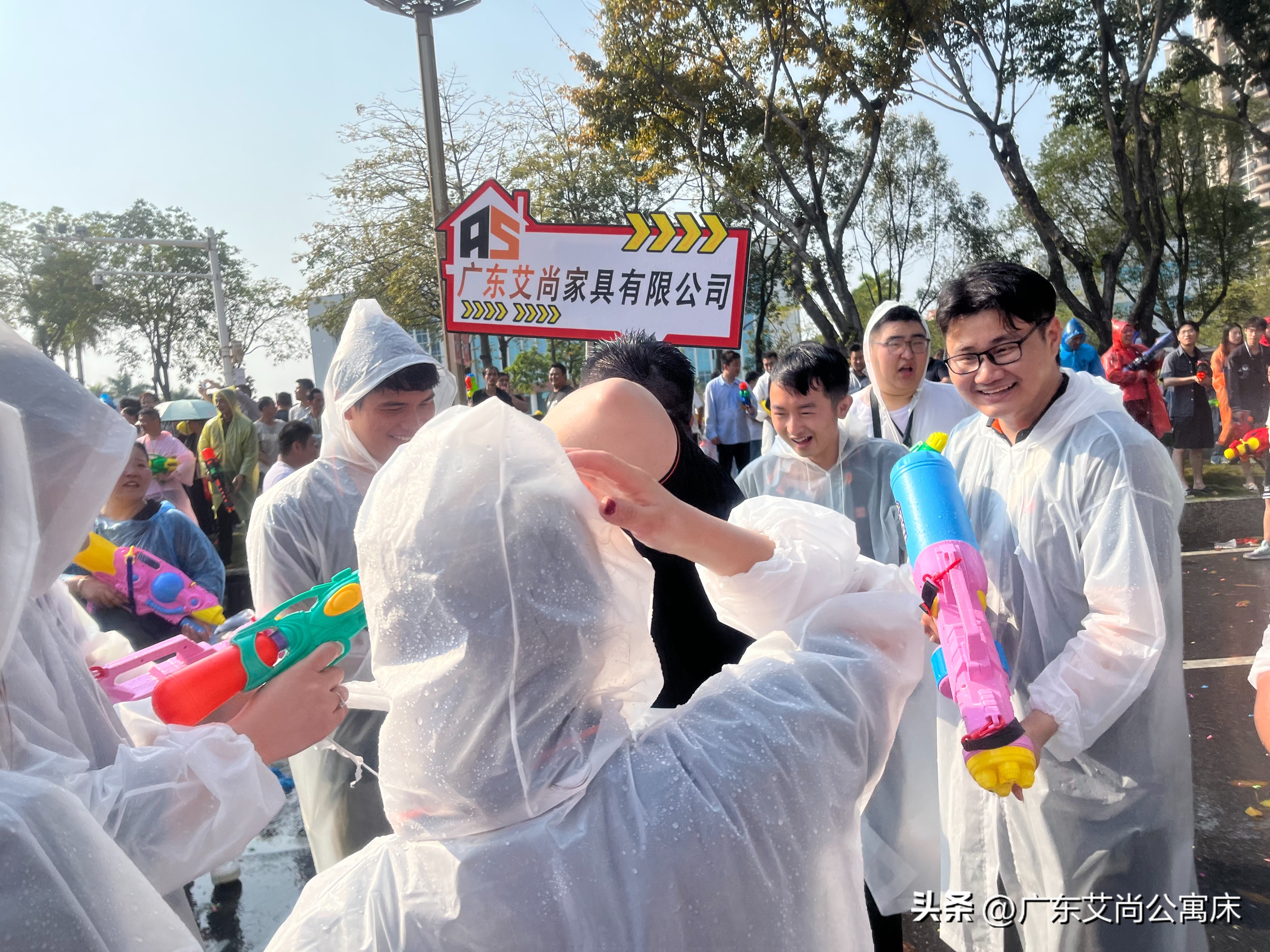 东坑二月二泼水节,东莞东坑月明湖泼水
