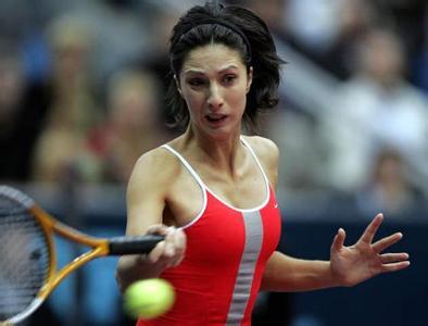 俄罗斯巨星莎拉波娃被骂,莎拉波娃17岁前照片