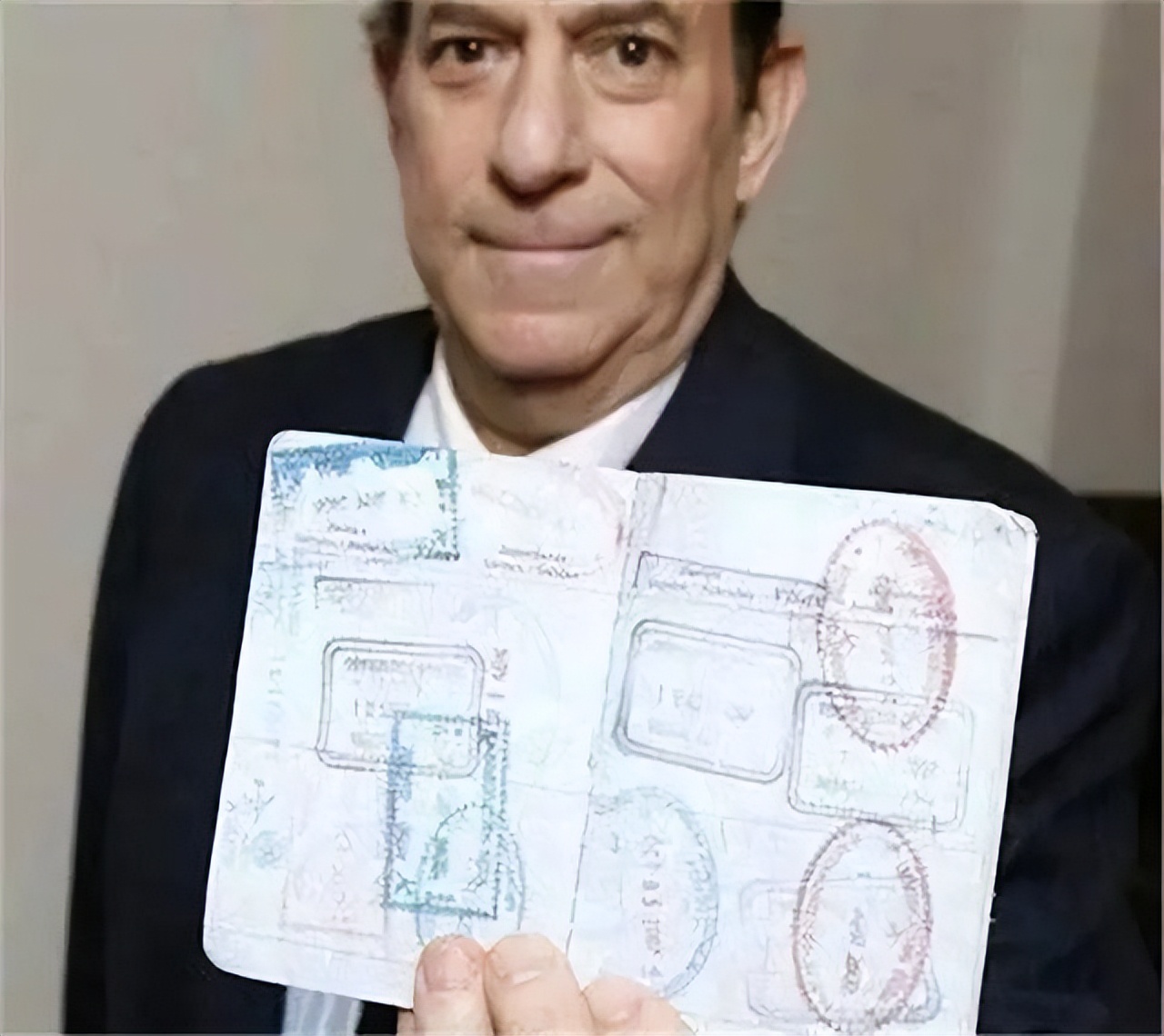 1987年,一个小伙子花25万美元,买了一张美国航空公司的促销机票