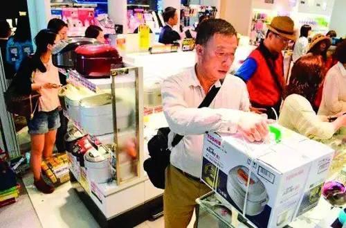 海外华人被国内的人骗怎么办,华人国外被国内骗怎么报警