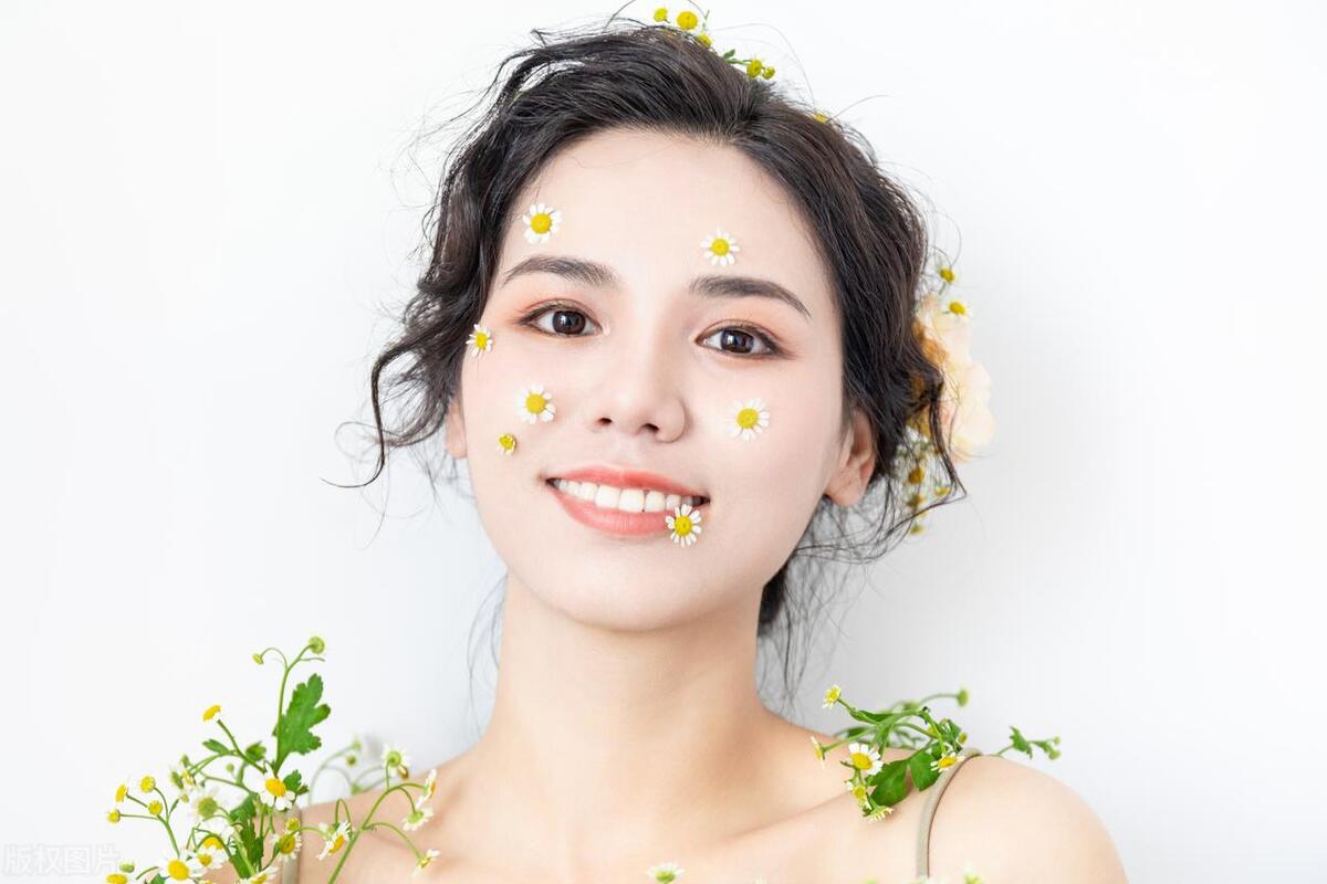 不挑脸型的十款刘海发型,发型推荐女中长法式