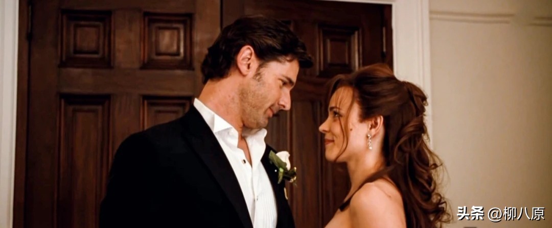 独特的空间连接方式,加上非线性时间线,创造出真实的角色情感