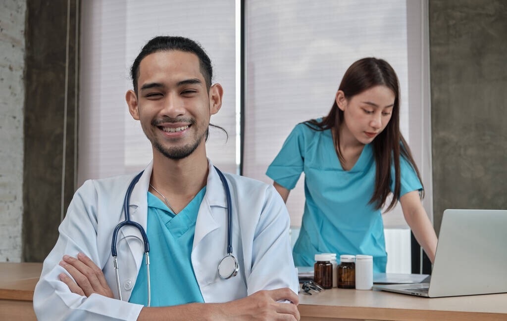 腹泻吃蒙脱石散和益生菌怎么吃,宝宝拉肚子吃蒙脱石散和益生菌顺序