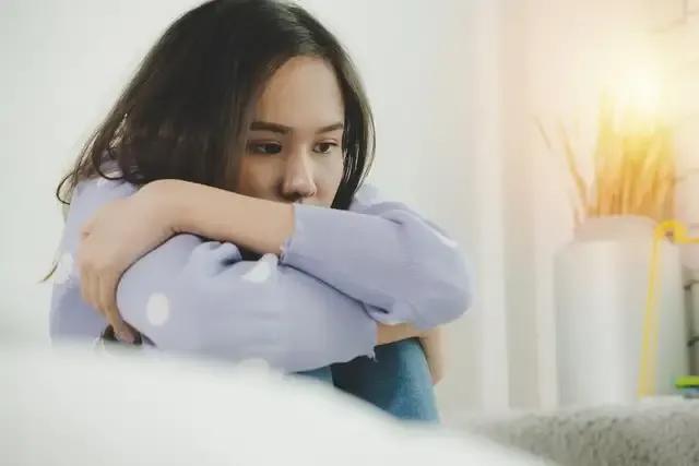 分手一个月对方就拍婚纱照了,分手后前女友给我看婚纱照的心理