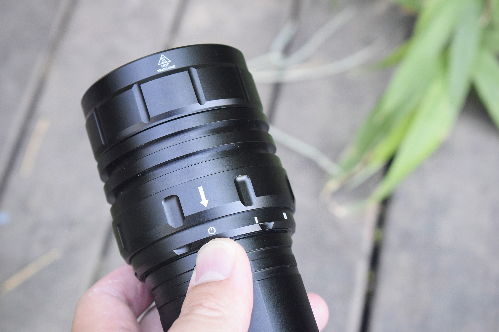 索菲恩dl06手电评测,sofirn索菲恩手电指挥官测评