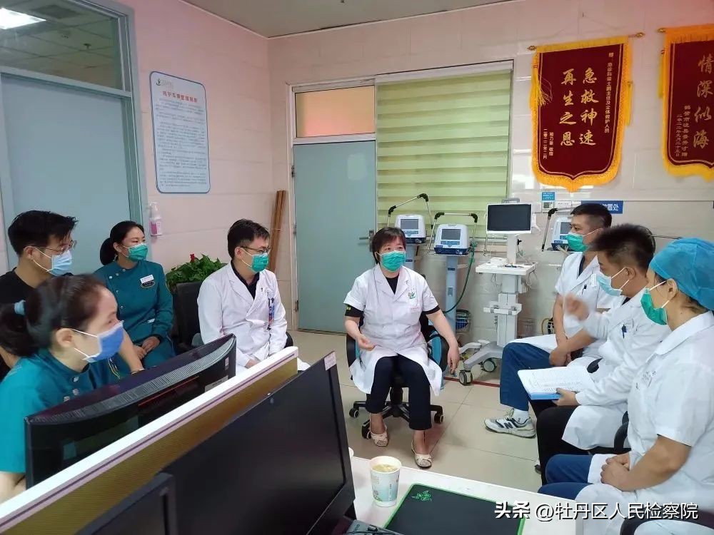 生命接力救援完整视频,生命接力洪水中救出百名病人