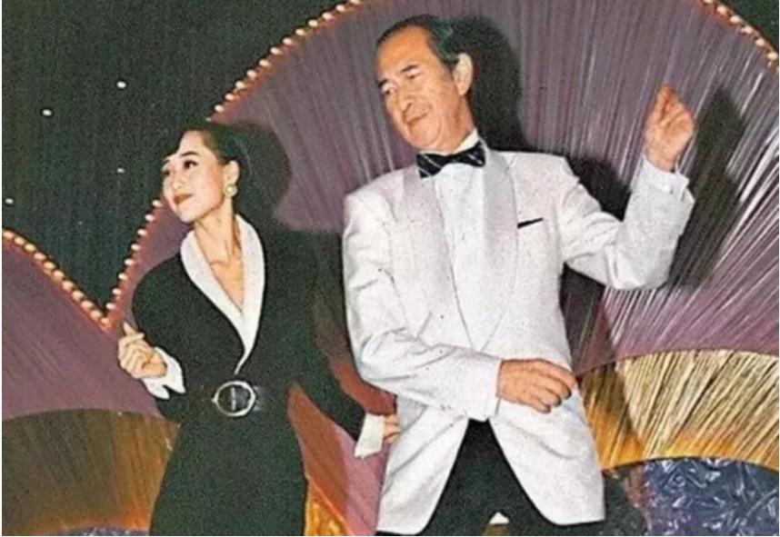 李连杰利智和黄秋燕,李连杰利智的女儿和黄秋燕的女儿