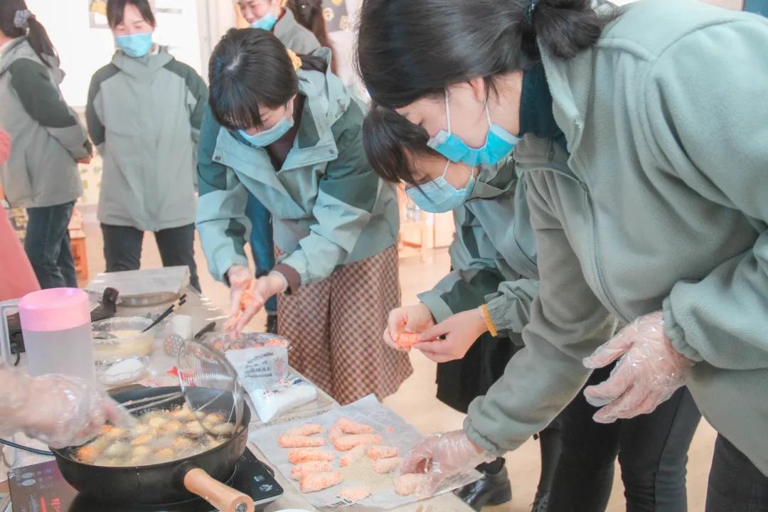 心中有爱幼儿园,幼儿园食育课程教师培训