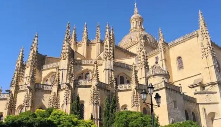 西班牙风格建筑,西班牙建筑属于什么风格