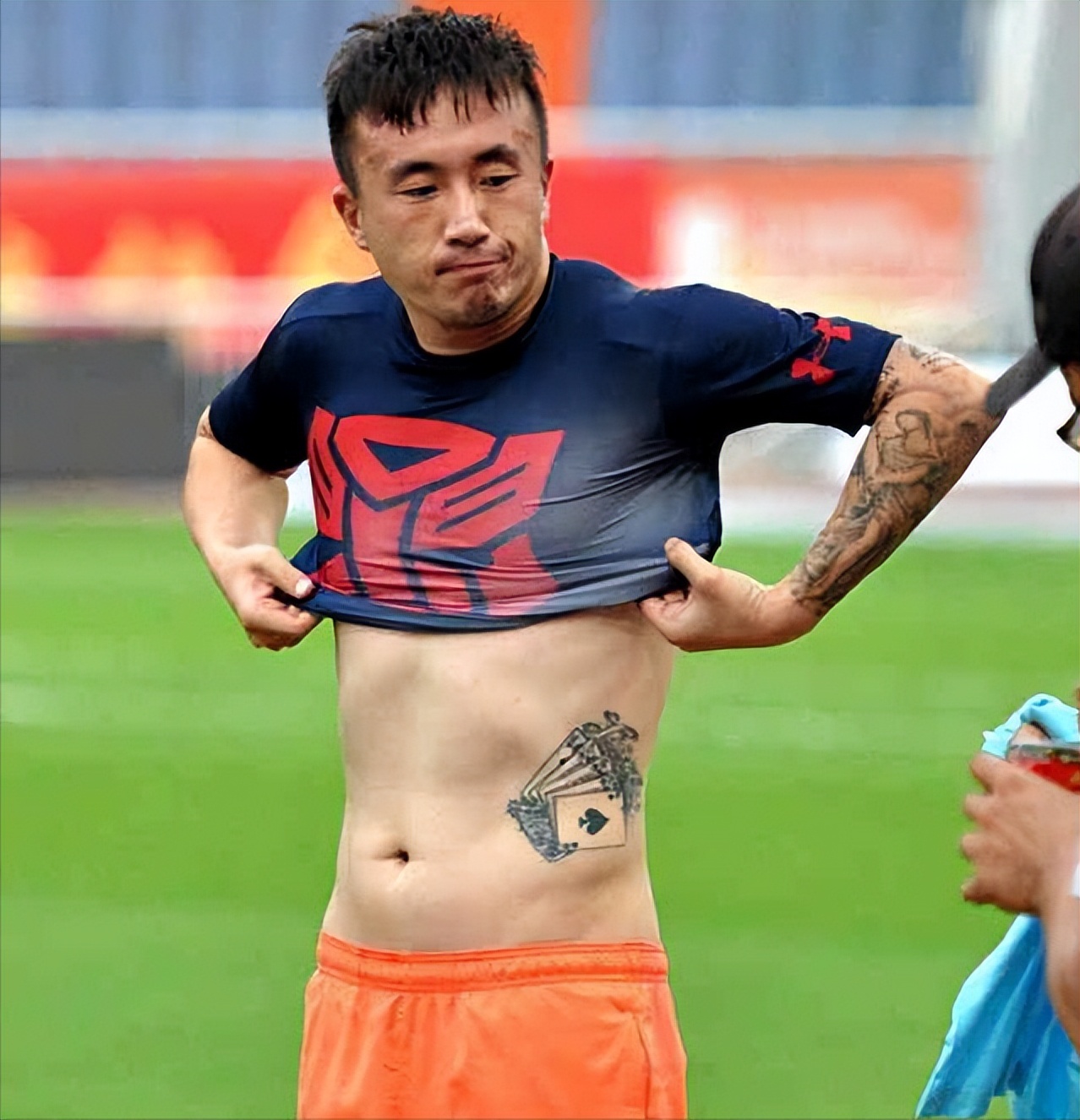 国足对球迷道歉视频,国足给球迷道歉视频