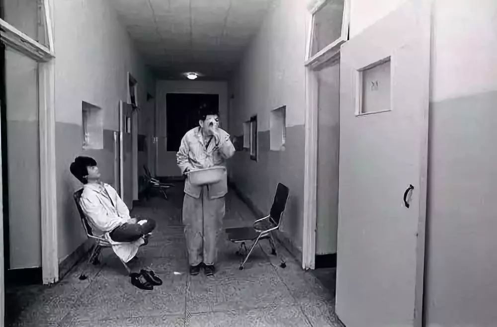 精神病院恐怖老照片,真实的废弃的精神病院图片