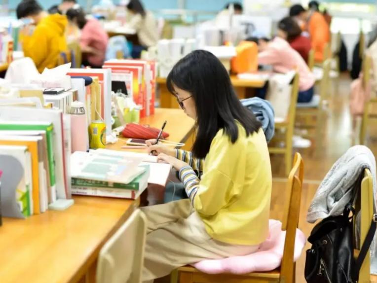 女研究生用眼过度,女子考研用眼过度