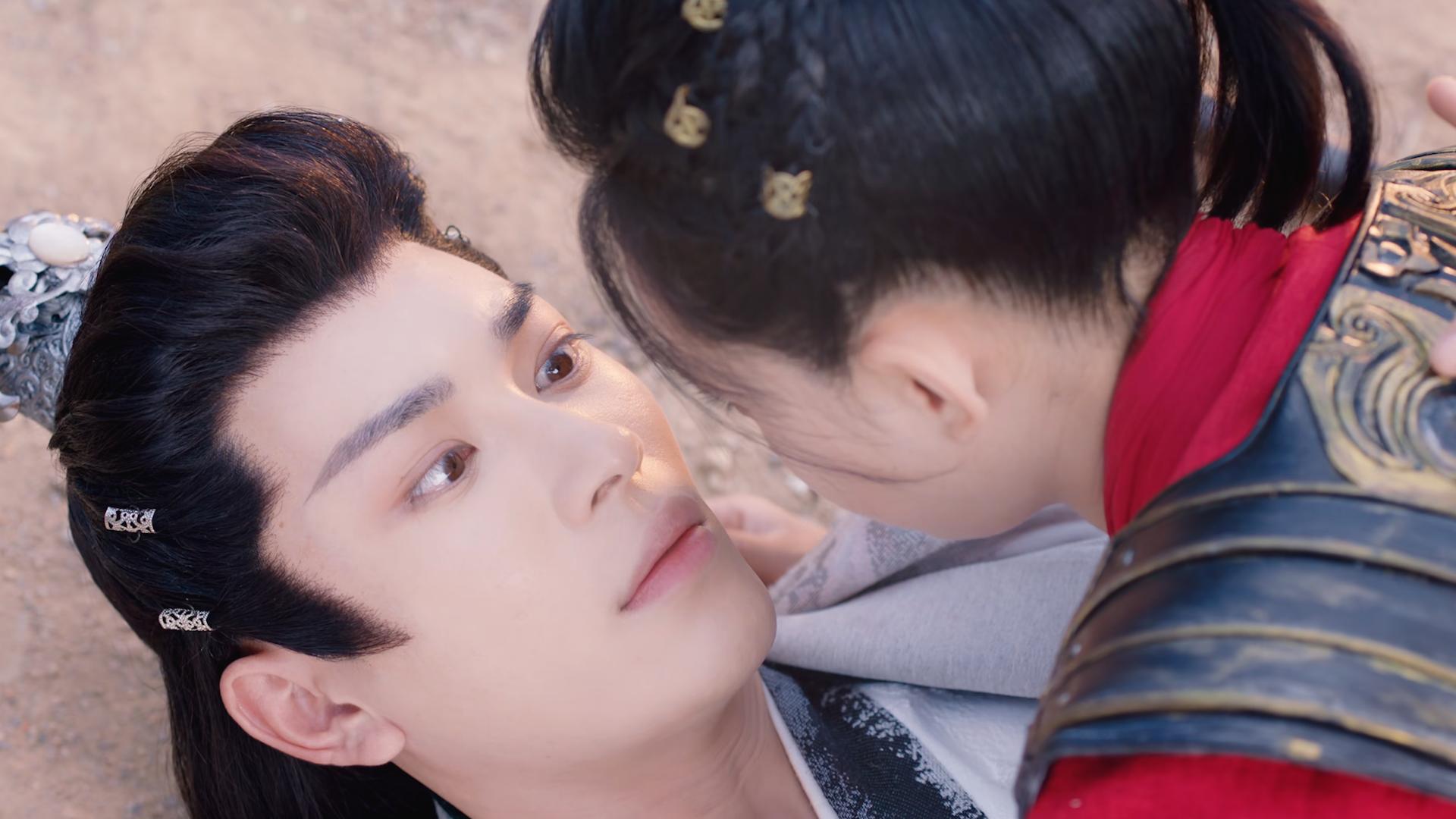 城主大人1：女子被迫穿男装当皇帝，成年后还被妃子追着要同房！