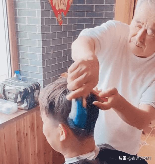 变态的纳粹德国，*光脱**犹太人女人衣服，集体*杀屠**！2