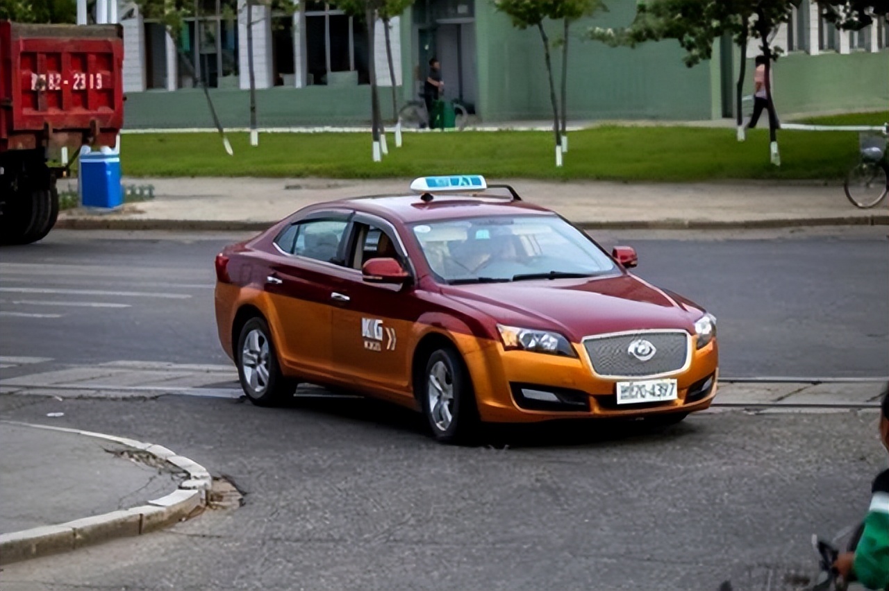 中国“买菜车”，来到朝鲜后摇身一变成豪车，满大街“豪横”味道