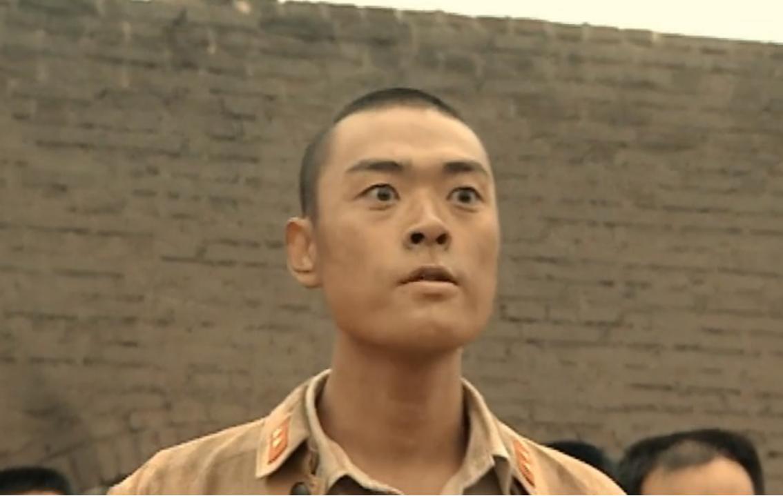 《亮剑》魏和尚：为追演员梦穷到吃狗粮，拍戏患抑郁症，如今怎样