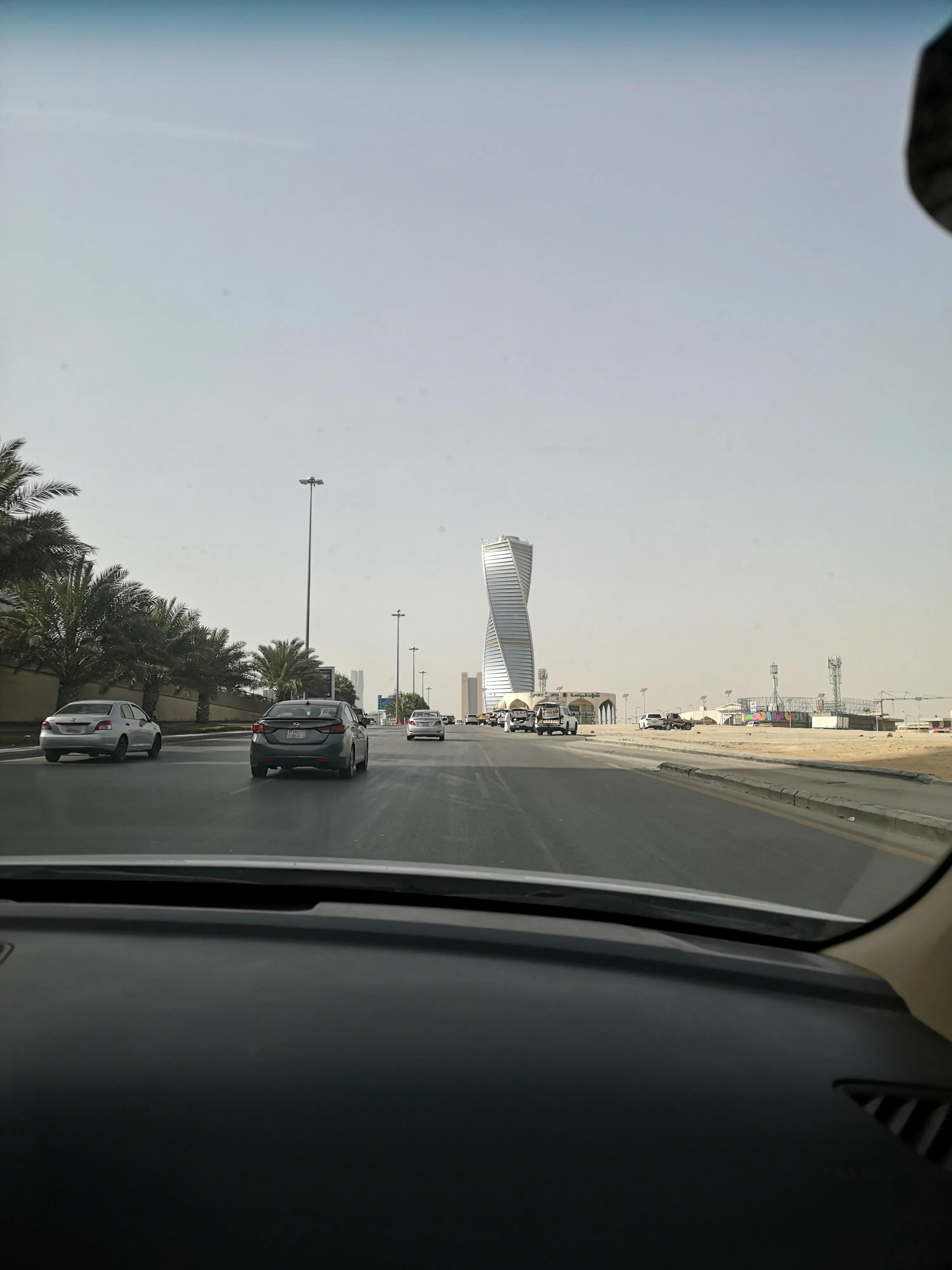 头顶一块布不是恐怖就是富什么梗,头顶一块布的人为啥那么富