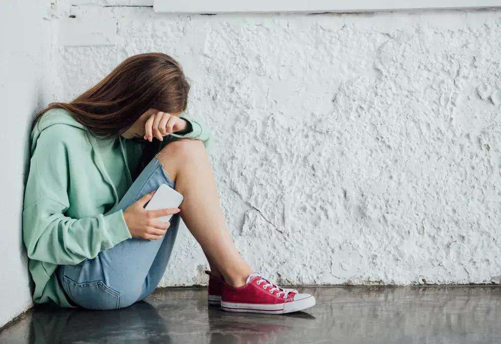 患者不愿治疗，父母该怎么劝？抑郁、双相患者常见的4个问题