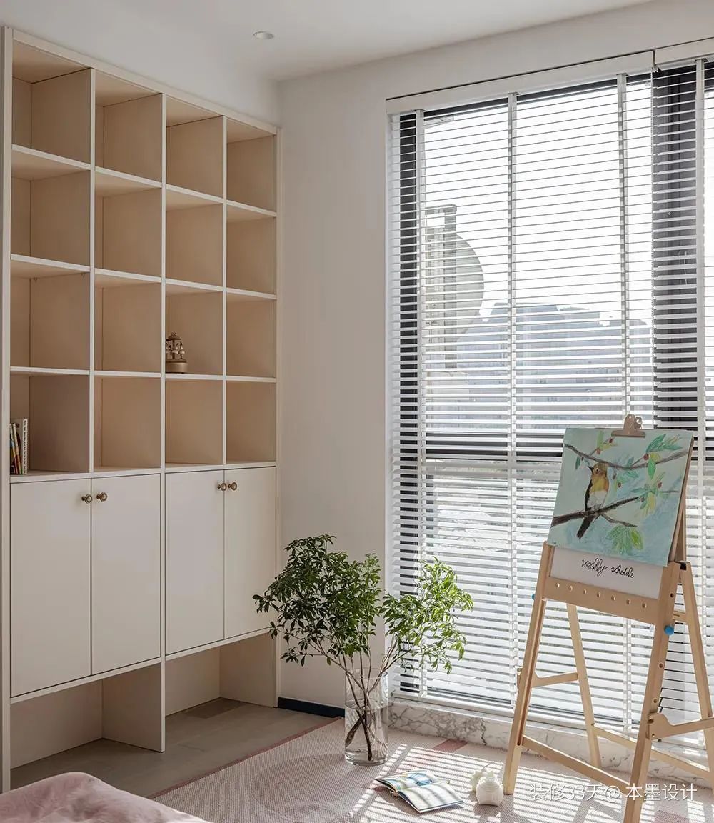 客厅超大储物柜改成衣帽间,客厅小房间改衣帽间