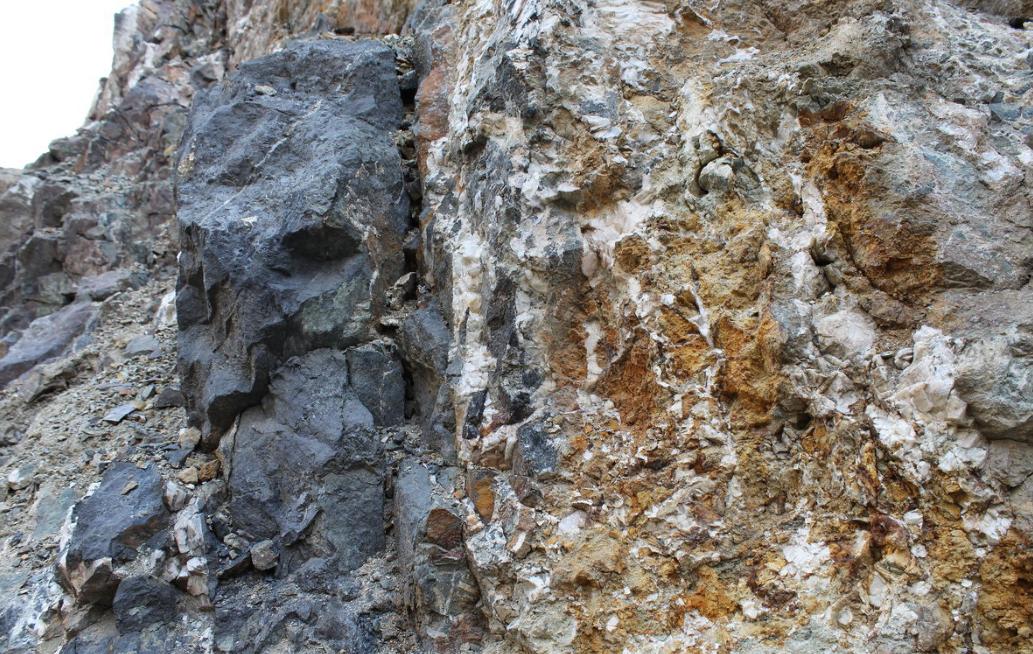 厄瓜多尔金矿最大项目,厄瓜多尔砂金矿开采