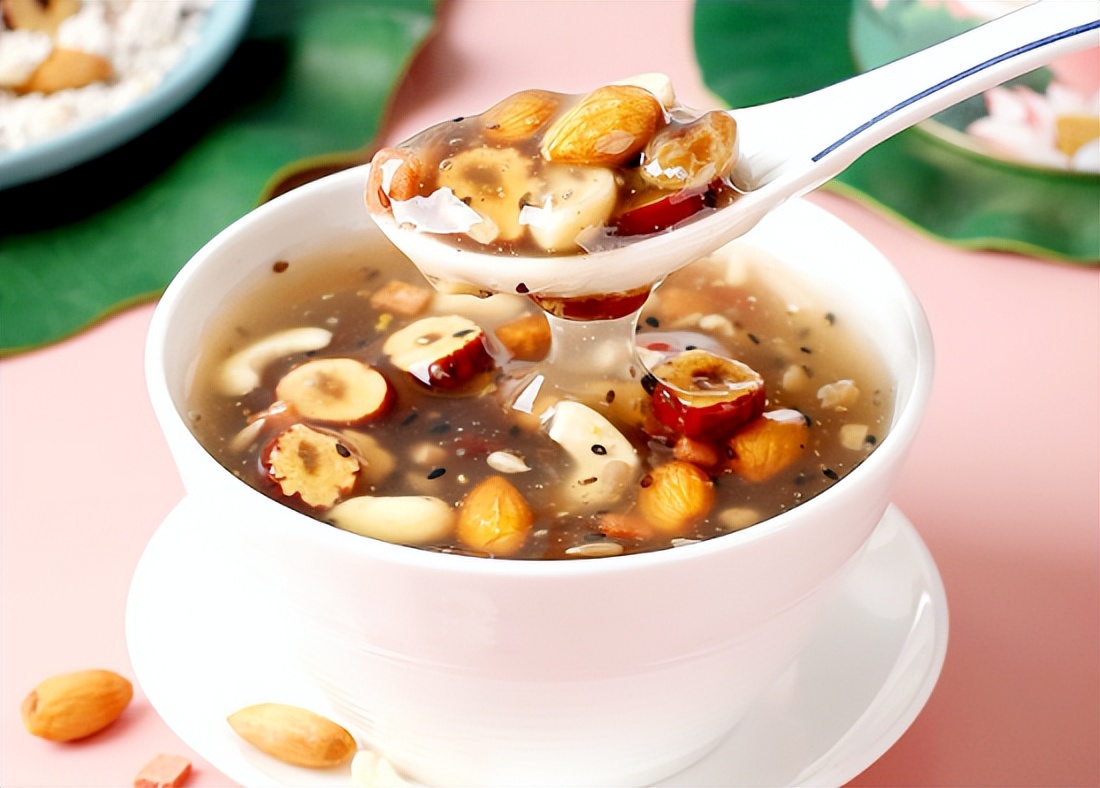 建议女人生活别太节俭,女人生活中少吃这些食物