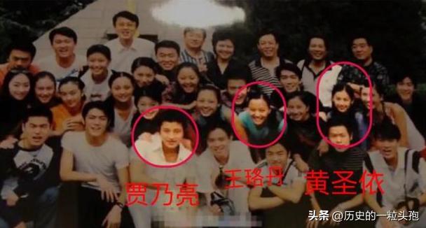 藏了8年才公开身份,藏了八年的秘密被妻子发现