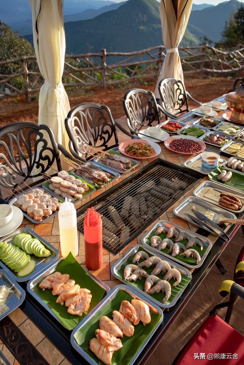 来滇南“打边炉”，悬崖之巅烤橙子