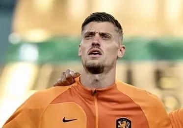 闲侃小组赛第二轮，中国足球来抢镜了