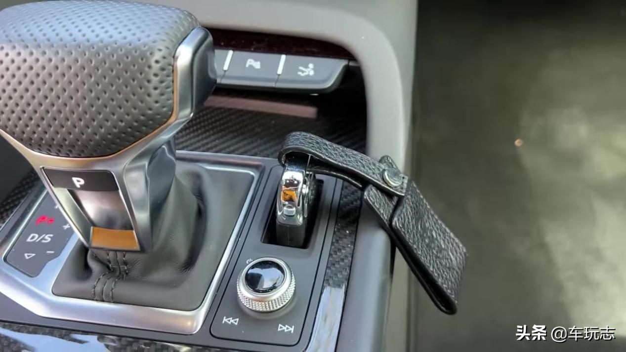 2019奥迪r8跟2020款奥迪r8,5.2v10奥迪r8限量版