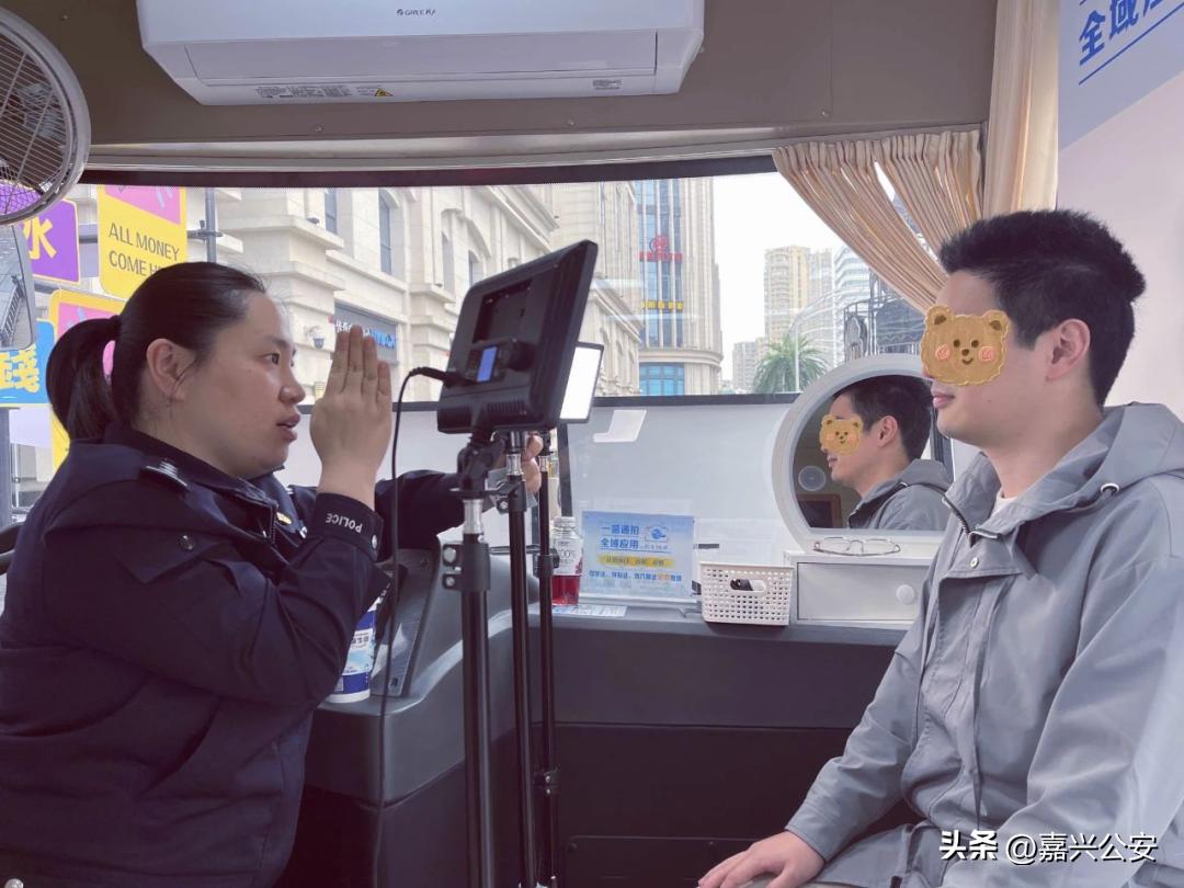 五一警察坚守岗位动画,五一劳动节警察在坚守