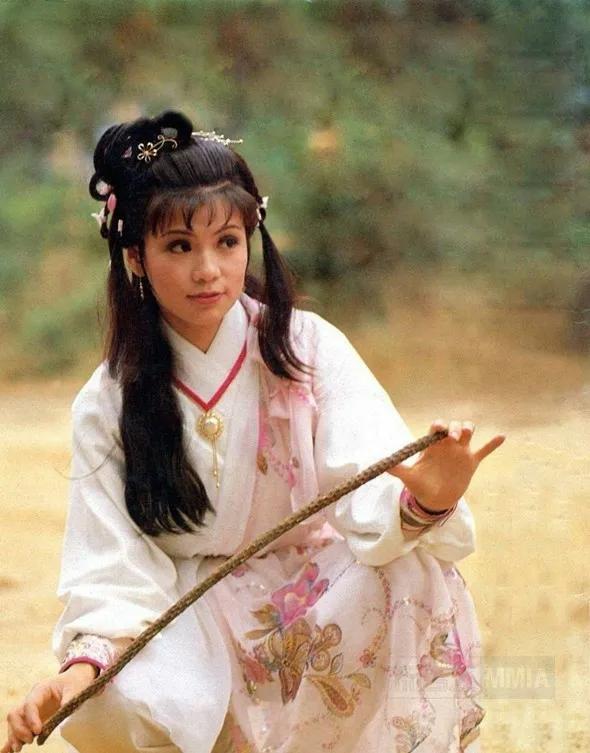 翁美玲和李一桐谁演的黄蓉最好,翁美玲朱茵李一桐版黄蓉