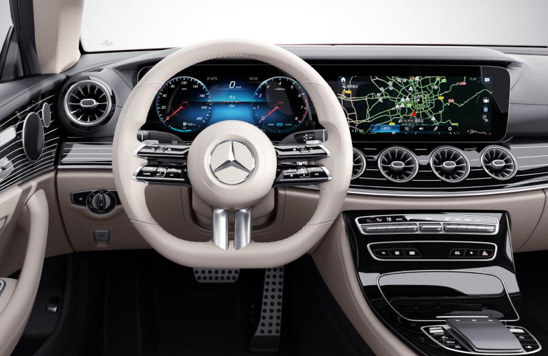 一款年轻人都喜欢的豪华轿跑,一款潮流而动感的掀背轿跑